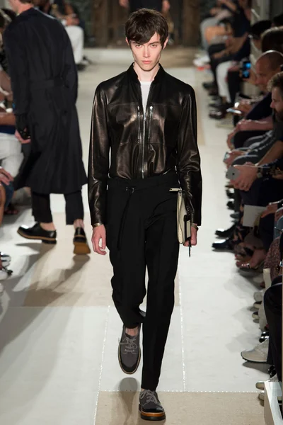 Look 50
